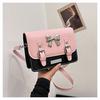 Bolso de Diseño Nicho para Mujer 2024 Nueva Llegada Primavera Estilo Hong Kong Bolso Cuadrado Pequeño Versátil Bolso Cruzado al Hombro Corazón de Chica Bolso Cambridge