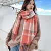 Bufanda Nueva para Mujer Invierno Estilo Japonés y Coreano Combinación Total Cuadros Cálida Engrosada Bufanda para Pareja Estudiante Moderna Sensación de Alta Gama Chal