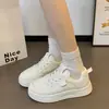 Zapatillas blancas, zapatillas deportivas para mujer, zapatillas para correr, suela gruesa estilo coreano, nuevo modelo de mujer 2026, parte superior de piel, transpirable, otoño ins