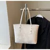Bolsos de Diseño de Nicho para Mujer 2026 Nuevos Bolsos de Mano de Moda Tendencia con un Toque de Lujo, Elegantes y Versátiles para el Viaje Diario, Bolsos de Hombro