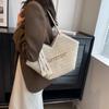Bolsa de Palha Grande Capacidade para Mulheres 2024 Nova Verão Popular Versátil Bolsa de Ombro Tecida para o Dia a Dia Bolsa Tote de Formato Especial