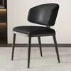 Silla de comedor estilo lujo ligero, silla de comedor con respaldo curvo de corte oblicuo, superficie de cuero resistente al desgaste, soporte de arte de hierro de acero inoxidable, silla de comedor para habitación privada de hotel