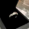 Anillo Abierto Estilo Medio Versa Oro Real Electrochapado Estrella de Ocho Puntas Diamante Diseño de Nicho para Mujer