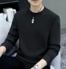 Camiseta de manga comprida masculina primavera e outono suéter gola redonda casual solto estilo coreano puro branco base em branco camisa masculina top