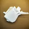 284B9-AX000 es adecuado para Nissan Tiida, Sylphy, Livina, y es la carcasa inferior de la base de la caja de fusibles de la cabina