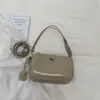 Nova Bolsa de Ombro Único para Axila Outono 2026, Bolsa Baguete Clássica, Bolsa Quadrada Pequena Casual Simples de Alto Estilo