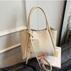Bolsa Pequena Popular Transfronteiriça Feminina Primavera e Verão Versátil 2025 Nova Bolsa Transversal Casual Bolsa de Balde Portátil