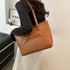 Bolso tote de mujer de gran capacidad estilo retro coreano 2024 portátil de gran capacidad nueva moda casual estilo occidental para hombro axila