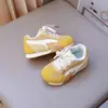 Tênis Esportivo Infantil 2026 Outono Novo Estilo Meninos Moda Retrô Treinamento Alemão Meninas Malha Versátil Solado Macio Tênis de Board