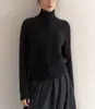 Cárdigan de Punto Tejido Ligeramente Holgado con Cuello Alto de Pie y Botones Hecho a Mano de Lana Maillard Janasn para Mujer Blanco Crudo