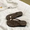 Chanclas retro de lunares con perlas a la moda para uso exterior, sandalias de playa de suela gruesa que aumentan la altura, chanclas que aumentan la altura, zapatillas de casa de moda