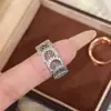 Anel Feminino Estilo Medieval Italiano com Design de Concha em Renda Nicho Cravejado com Diamantes Luxo Acessível Elegante da Moda High-End