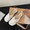Sandálias Romanas casuais de novo estilo, sandálias de bico fechado para mulheres, fivela estilo retro francês verão 2026 sapatos baixos, estilo Mori girl