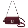 Nova Bolsa Quadrada Pequena Retro Europeia e Americana com um Toque Versátil e de Alto Padrão, Bolsa de Ombro Transversal Simples e Estilosa para o Dia a Dia