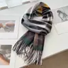 2026 Novo Cachecol Xadrez Color Block de Alto Padrão para Outono e Inverno, Cachecol Quente Espesso para o Inverno, Xale Atmosférico com Franjas