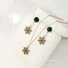 Conjunto de colar e brincos de tarracha com elementos natalinos premium da moda para joias femininas