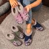 Sapatos de Tecido Personalizados da Velha Pequim, Sapatos de Algodão, Sapatos Fechados Bordados, Estilo Étnico Quente, Sapatos Confortáveis com Solado Macio para Mulheres de Meia-Idade e Idosas