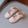 Sandalias de Princesa para Niñas 2026 Verano Nuevas Lindos Lazos de Niña Zapatos Brillantes con Perlas y Pedrería para Actuación