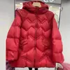 Jaqueta de Penas Leve de Alta Qualidade para Mulheres, Novo Estilo Inverno 2026, Comprimento Médio, Elegante, Caimento Solto, Emagrecedor, Penugem de Pato Branca, Tamanhos Grandes para Mulheres Curvilíneas