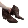 Estilo Vintage~Botines de Plataforma con Tacón Grueso 2026 Otoño/Invierno Nueva Llegada Punta Puntiaguda Hebilla Metálica Corte en V Versátiles para el Trabajo