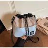 Bolsa de Lona Feminina 2026 Nova Versão Coreana Casual Fashion Bolsa de Ombro, Bolsa Transversal Versátil Simples de Nicho para Casal