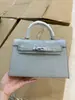 Bolsa Kelly Estilo Crocodilo Retrô Europeia e Americana, Bolsa Feminina de Ombro Único Transversal de Alta Qualidade, Bolsa de Mão da Moda Leve de Luxo para Mulheres Venda por Atacado