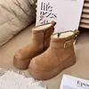 Botas de neve curtas femininas com solas grossas para pessoas baixinhas, novo modelo de inverno 2026, forradas com fleece e espessadas, botas curtas quentes com solas plataforma para aumento de altura