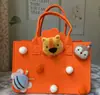 Bolso de Fieltro de Celebridad de Internet, Bolsa de Regalo de Alta Gama, Bolso Tote Pequeño de Fieltro de Dibujos Animados, Bolso de Mano Souvenir de Luna Llena
