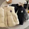 Colete infantil acolchoado, estilo inverno 2026 para meninos, peça externa espessa e quente, colete acolchoado para bebê, blusa temática de urso para meninas