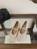 Zapatos de felpa de punta cuadrada para mujer, nuevo modelo de invierno con pedrería, aumento interno de altura, zapatos Mary Jane, zapatos peludos para ir al trabajo