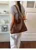 Bolsa de axila de alta qualidade em estilo coreano, com trama oca, para mulheres, fresca e estilosa, adequada para o dia a dia, bolsa de ombro versátil