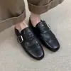 Mocasines Retro Brogue de Punta Cuadrada para Mujer, Otoño 2026 Nuevos Zapatos Versátiles de Cuero Negro con Hebilla y Borlas