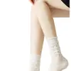 Calcetines de color liso de primavera y verano para niños, calcetines de longitud media, calcetines de encaje hueco fino color crema, medias de malla transpirable de red roja.