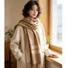 Bufanda de temperamento para mujer, otoño e invierno, estilo nuevo, engrosada, cálida, imitación cachemira, calentador de cuello, tacto de alta calidad, chal para habitación con aire acondicionado, doble uso