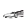 Sapatos Mary Jane prateados de nicho estilo francês para mulheres, novo modelo 2026, bico redondo, corte baixo, fivela de tira única, sapatilhas baixas