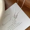 Colar de Flor Vazada em Prata de Lei S925 para Mulheres Leve Luxo Retrô High-End Design de Nicho Pequeno Corrente para Clavícula Item Quente do Little Red Book