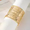 Conjunto de 10 Pulseiras Torcidas Pata de Cachorro Amor Estilo Europeu e Americano, Joias Douradas Empilháveis da Moda Ecológicas para Mulheres, Acessórios de Exportação