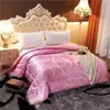 Suministro directo de fábrica de colchas de regalo de jacard satinado para hoteles y casas de huéspedes, colchas suaves, esponjosas, engrosadas, para todas las estaciones, suministradas a minoristas de comercio electrónico