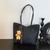 Bolsa de Ombro Casual Nicho Retrô de Grande Capacidade Feminina Nova Moda Outono 2025 e Bolsa Tote Prática para o Dia a Dia