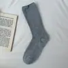 Calcetines de Otoño e Invierno Estilo Coreano Calcetines Grises de Media Pantorrilla Calcetines con Volantes Simples Versátiles Algodón Puro Calcetines Largos para Mujer Venta al por Mayor de Calcetines Zhuji