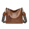Bolso de cubo nuevo transfronterizo para mujer, moderno y versátil, bolso de hombro vintage de gran capacidad para madres de mediana edad