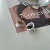 Brinco de Clipe Escovado para Uso Diário Feminino Aberto Acessível Luxo Design de Nicho Clip de Osso da Orelha de Ponta Moda Versátil Brincos Sem Furo