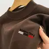 Venta al por mayor del fabricante Simple Ajuste Delgado Terciopelo Alemán Resistente al Frío y Cálido Cuello Alto Medio Ropa de Otoño para Hombre Camisas Base