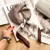 Bufanda retro francesa para mujer, cachemir, moderna, versátil, pañuelo cuadrado pequeño, bufanda de cinta artística, bufanda de alta gama al por mayor