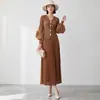 Traje plisado vintage estilo francés para mujer en otoño, con cuello en V, entallado a la cintura, cárdigan plisado con mangas abullonadas y una falda larga plisada de cintura alta