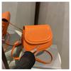 Bolsa Sela Color Sólida da Moda para Mulheres 2025 Nova Tendência de Verão Casual Elegante de Ombro Único Transversal Pequena Quadrada