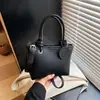 Bolsa Satchel Retrô Moderna para Menina Bolsa Concha Estilo Europeu e Americano Bolsa Transversal de Alta Qualidade Bolsa de Ombro Estilo Estudante Universitário para Mulheres