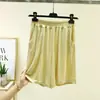 Pantalones cortos de tres cuartos para casa de talla grande para mujer, adecuados para usar al aire libre, shorts deportivos de yoga, nuevo modelo de verano, hechos de tela fina, de color liso, corte holgado