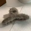Bonito pelúcia grande morango urso clipe dos desenhos animados hairpin outono e inverno Nova menina doce coração tubarão clipe acessórios de cabelo