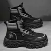 Sapatos Masculinos Primavera 2026 Novo Estilo Botas Martin Masculinas Tendência Versátil Sola Grossa Aumento de Altura Casual Caminhada Botas de Trabalho Outdoor